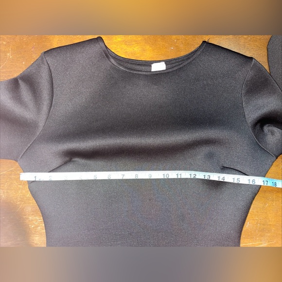 Petal Neoprene Sleeve Black Fitted Dramatic Dress EUC - Picture 6 of 15